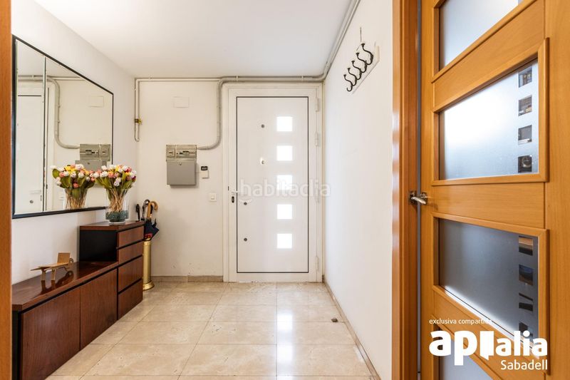 Foto 0a2effa3-c40c-4d6b-a672-cceedb3c2820. Casa amb calefacció aparcament a Creu Alta Sabadell