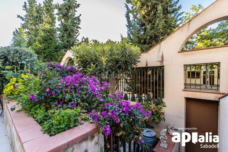 Foto 0ab9b270-510b-49b8-94c3-f5df026ca693. Casa amb calefacció aparcament a Creu Alta Sabadell