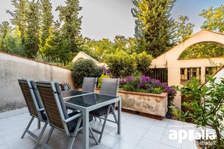 Casa en Creu Alta. Casa junto hotel urpí de sabadell, creu alta
