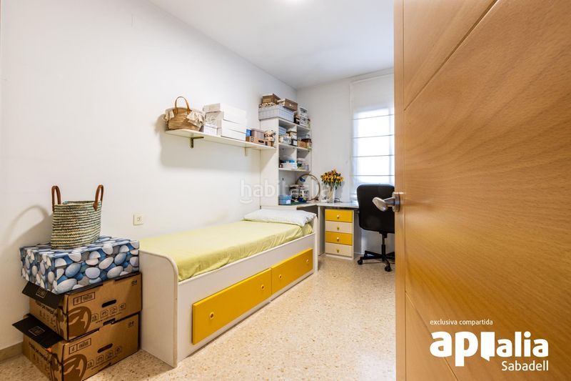 Foto c6a4ab1f-2279-4520-9abf-bc039d424e6f. Casa amb calefacció aparcament a Creu Alta Sabadell