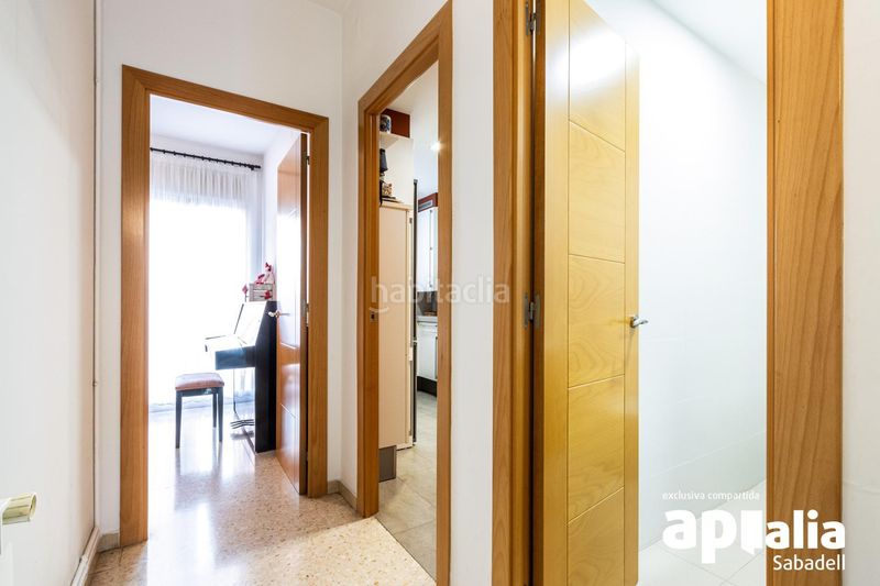 Foto f9e86b31-499f-4793-aed1-e793da7dca59. Casa amb calefacció aparcament a Creu Alta Sabadell