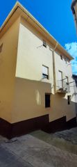 Haus in Berga. Casa en el casco antiguo con gran potencial de reforma