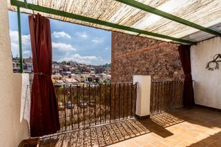 Casa en Sant Lloren� Savall. Casa con terraza y garaje en el centro de sant lloren� savall