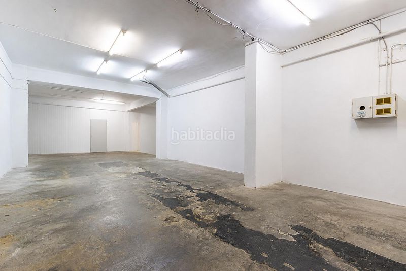 Foto 2c1870fb-8ecc-46a3-9014-1fa6089c6d8a. Local comercial a Centre Sabadell