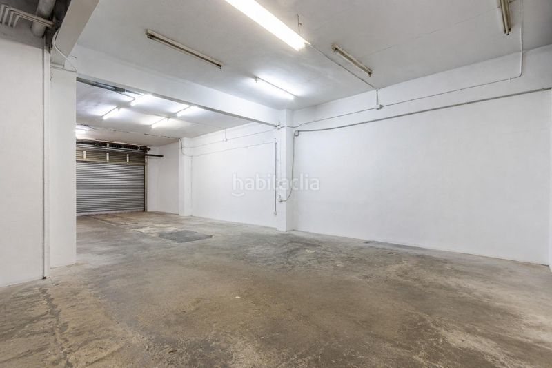Foto a75f2dc3-bb15-4aab-972d-a0c1aca5a4a9. Local comercial a Centre Sabadell