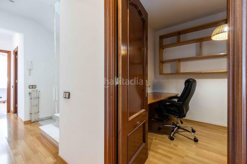 Foto 026928a8-4908-4f07-b004-c718e1360b29. Casa adossada amb calefacció aparcament a Centre Sabadell