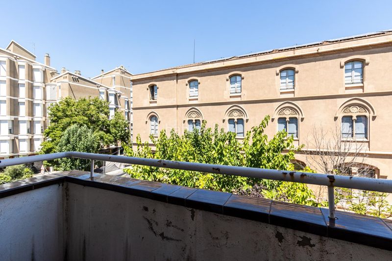 Foto a6d54670-130c-4c5f-b8a3-d158b9fcc85c. Casa adossada amb calefacció aparcament a Centre Sabadell