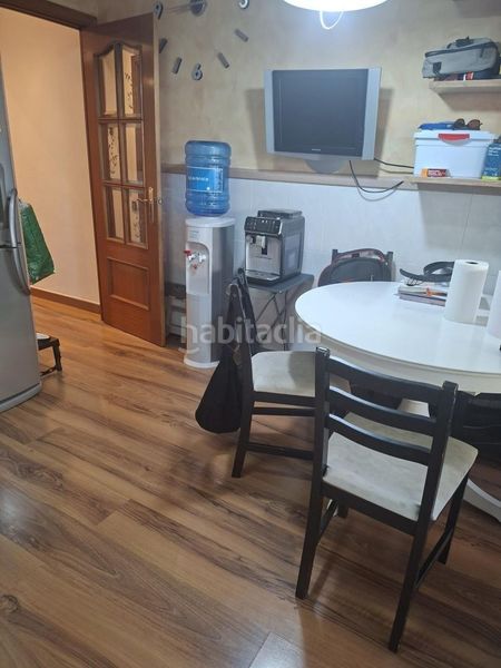 Foto c2c25590-e224-40ea-91e2-3b2d40a5401f. Casa adossada amb calefacció aparcament a Centre Sabadell