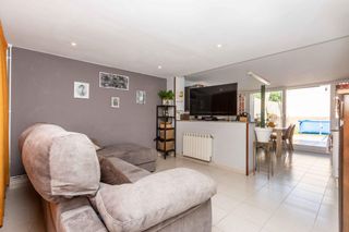 Semi detached house  Carrer de sant menna. Casa en el centro con patio y terraza