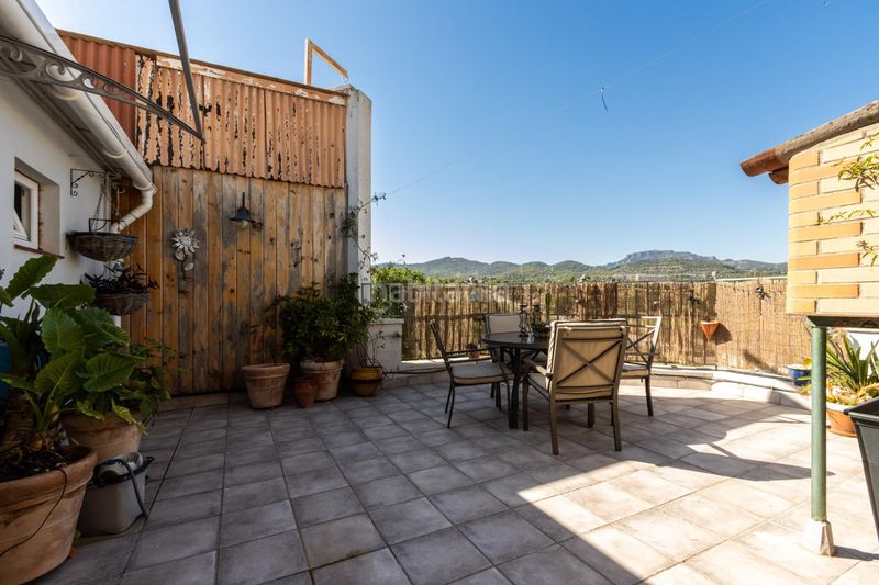 Foto 1f379e30-e869-4a6e-b5e3-7ee2373e6645. Casa amb calefacció a Poble Nou Terrassa
