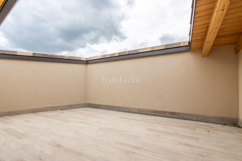 Foto d17d15e1-9fd1-4e0c-a0f1-0c5730ca2a79. Àtic amb calefacció aparcament piscina a Poble - Casc Antic Castellar del Vallès