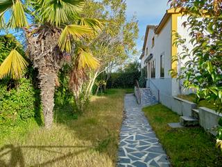 Xalet  Calle voladero. Casa individual con jardín y garaje
