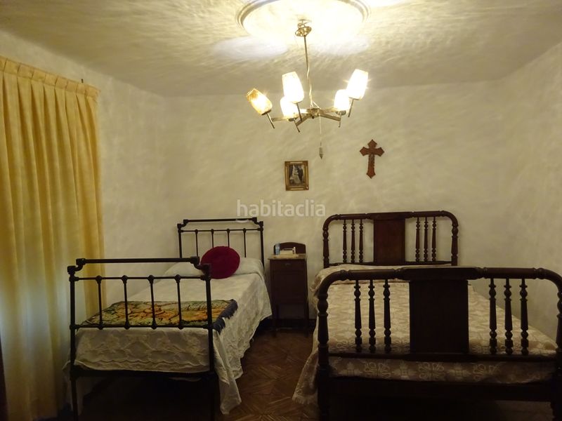 Foto f95f73d2-0f88-40fd-9615-ed16fac98219. Casa amb aparcament a Casillas de Flores