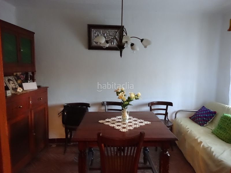 Foto fa2f2123-6a38-419a-90be-a5ad84d63b1a. Casa amb aparcament a Casillas de Flores