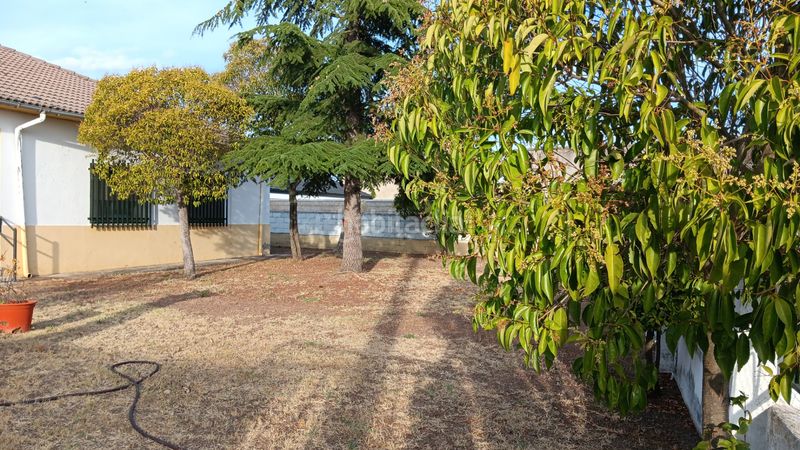 Foto ca0ab019-ce5b-40fe-bc8f-61040665873e. Chalet with fireplace heating parking pool in Ciudad Rodrigo