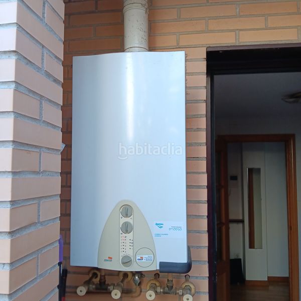 Foto 57753519-95da-4cb3-9c7d-a21b45d5aac4. Lloguer àtic amb calefacció aparcament a Las Delicias Zaragoza