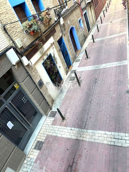 Foto ae9516f5-7b99-4ef9-b874-351ba48309d6. Estudi amb calefacció a La Magdalena Zaragoza