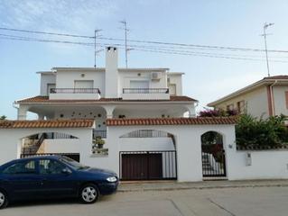 Reihenhaus in Cunit Residencial. Casa adosada esquinera en el corazón de cunit – 223 m² de confor