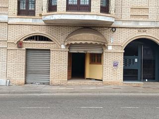 Local commercial dans El Tancat-Mas den Gual. Local comercial en avinguda baix penedes