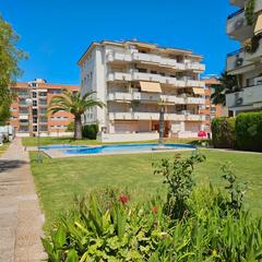 Appartamento in Calafell Residencial. Piso de 3 dormitorios con ascensor y zona comunitaria con piscin