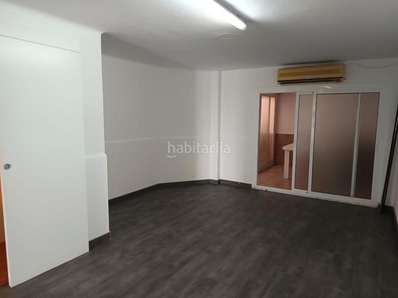 Foto f406db93-a3c2-4c35-ba22-255ae78b8f3c. Geschäftsraum in carrer empar nadal 14 in Nucli Antic Cunit