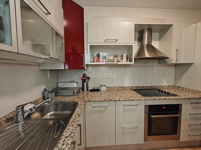 Foto f844f1c1-c1a0-4bca-97c2-449d7e0b04ea. Pis amb xemeneia a Nucli Antic Cunit