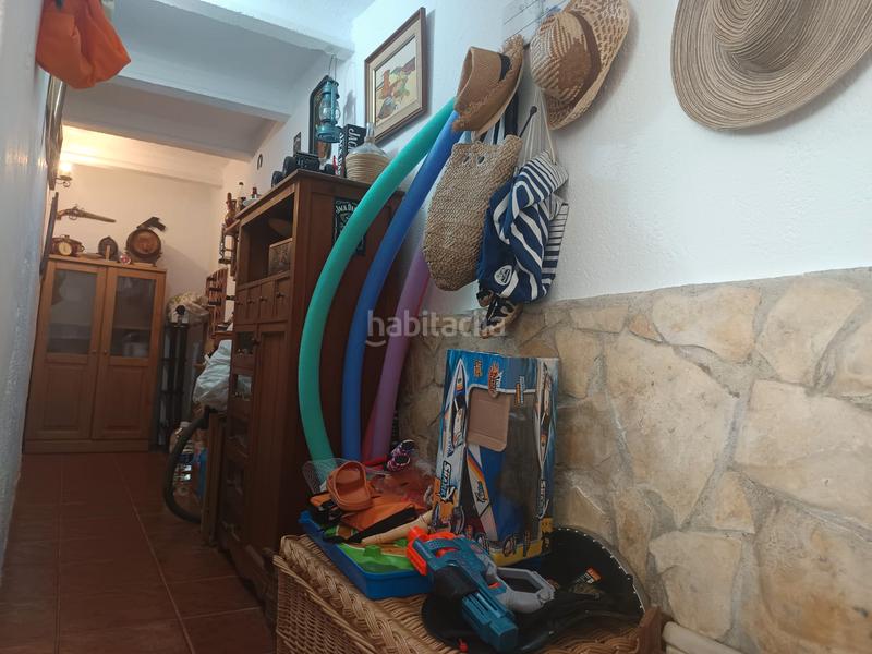 Foto 25b252f4-ac12-4d8a-846d-c81a58a50ced. Casa amb xemeneia piscina a costa Cunit - els jardins - els rosers Cunit