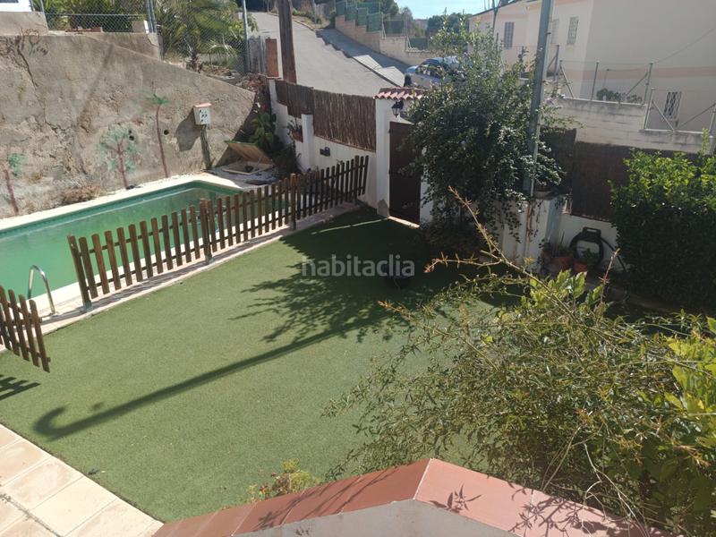 Foto 353fa11f-4729-40c0-84d7-307fca8f858e. Casa amb xemeneia piscina a costa Cunit - els jardins - els rosers Cunit