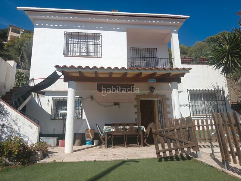 Foto 61dab5df-0ebd-4370-838a-74cafcbc5f7b. Casa amb xemeneia piscina a costa Cunit - els jardins - els rosers Cunit