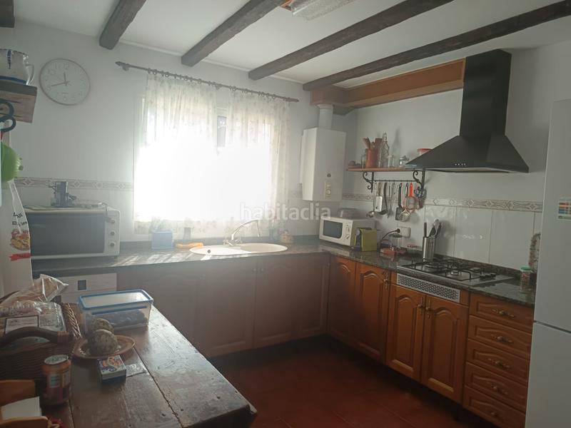 Foto 76648c66-a6ed-4fc3-a35a-2e88beef7382. Casa amb xemeneia piscina a costa Cunit - els jardins - els rosers Cunit