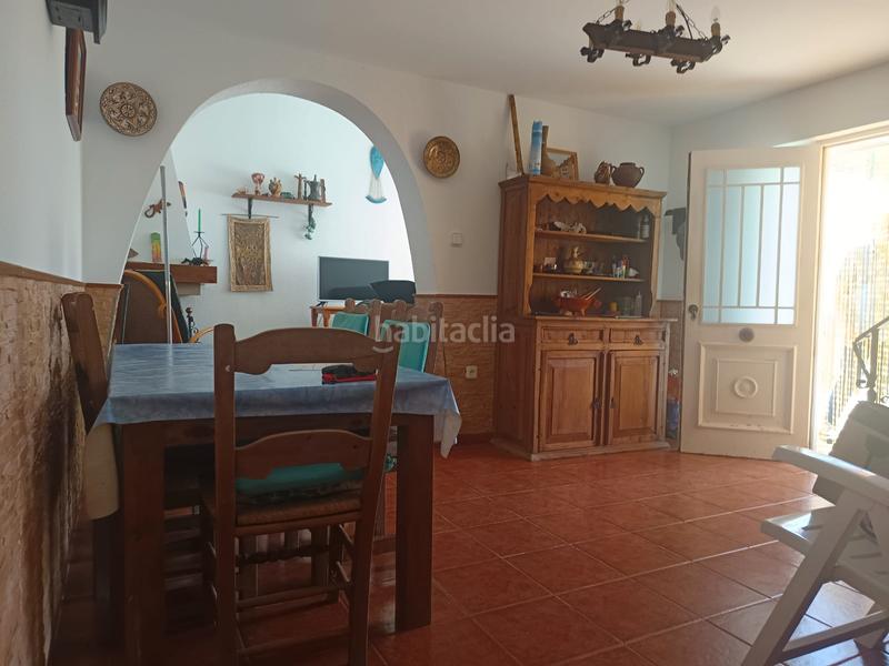 Foto 79eaf60b-bf4e-43f3-b2a0-4e8031f5a6e9. Casa amb xemeneia piscina a costa Cunit - els jardins - els rosers Cunit