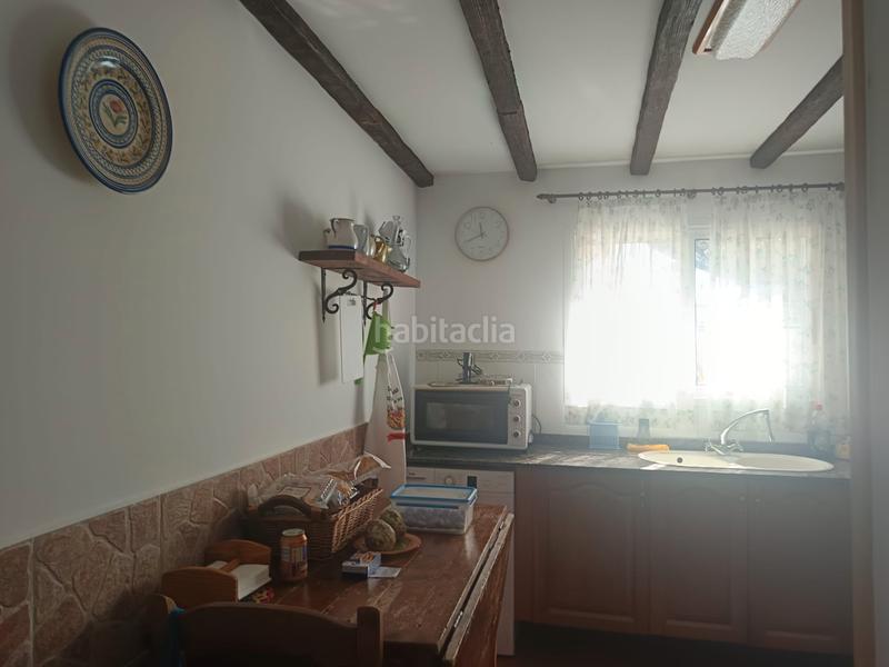 Foto 8cbc282c-1a70-4140-8b59-fdd8f80ca363. Casa amb xemeneia piscina a costa Cunit - els jardins - els rosers Cunit