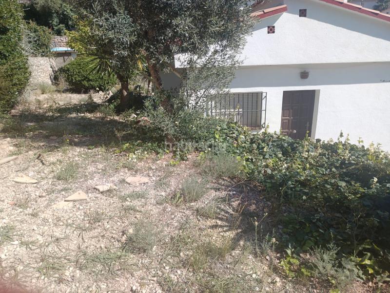 Foto 9b478644-c7e6-4357-8e4f-ba12ff6b2ae0. Casa amb xemeneia piscina a costa Cunit - els jardins - els rosers Cunit