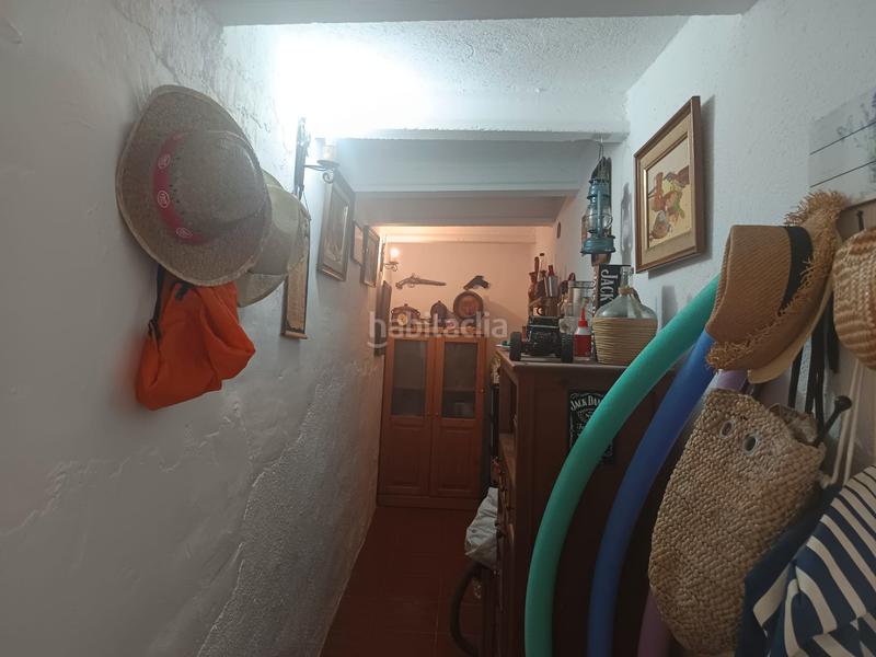 Foto e49531c2-1514-48d6-8d98-f58f5b0700ba. Casa amb xemeneia piscina a costa Cunit - els jardins - els rosers Cunit