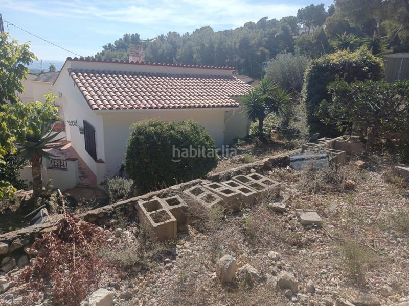 Foto fd6ef6d2-1a5c-45ea-94d4-e8054fc01056. Casa amb xemeneia piscina a costa Cunit - els jardins - els rosers Cunit