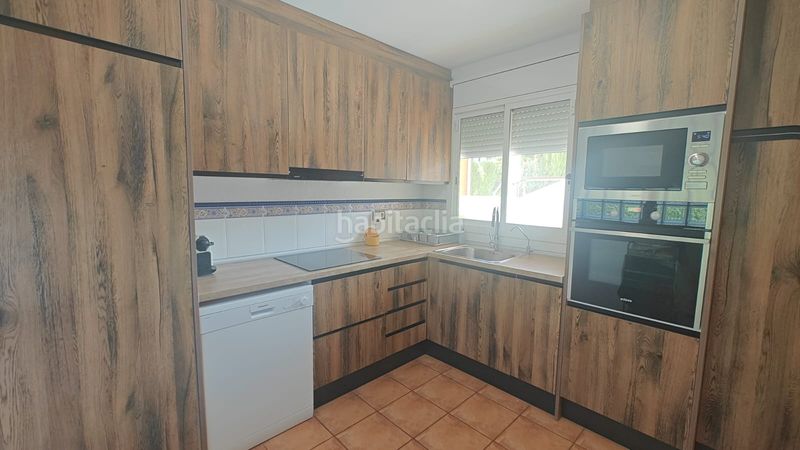 Foto fcfd11d6-b219-4fc1-a3cb-dfdd095dc0dc. Casa amb aparcament a costa Cunit - els jardins - els rosers Cunit