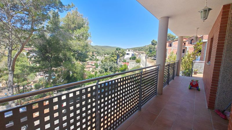 Foto a374b7a6-4712-4f04-8ca3-b7ef31450fdd. Chalet espectacular casa independiente con piscina, aerotermia y 665 m² de parcela en Castellet i la Gornal