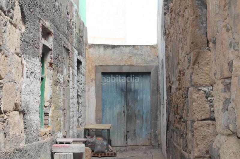 Foto d0650155-94e0-43b8-b53d-739639121d95. Terreno residencial terreno urbano con edificación en San Gregorio, en Telde