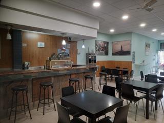 Local Comercial  Rúa alcalde ezequiel massoni. Se vende café-bar con licencia. tiene 110 metros y una cocina de