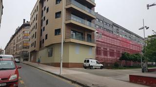 Location Local commercial à Rúa profesor filgueira valverde 1. Bajo comercial céntrico con salida de humos