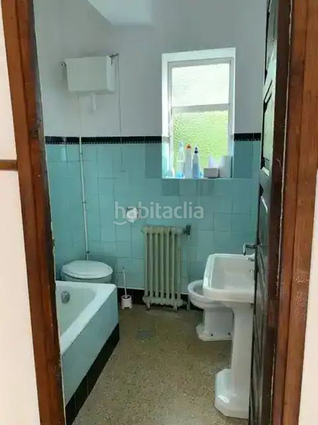Foto 9d3e9b05-f97e-4b13-b3c3-844dba0dc8cc. Casa amb calefacció aparcament a Zona Fernández Labreda Pontevedra