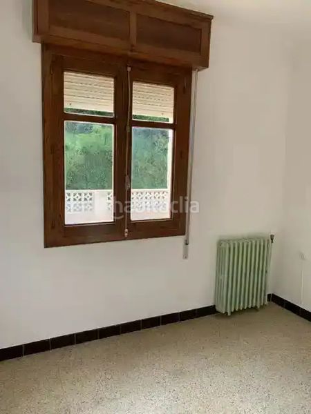Foto a4f4a36a-c994-4dc6-a24d-0b1a871ae0f1. Casa amb calefacció aparcament a Zona Fernández Labreda Pontevedra