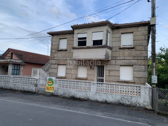 Foto b94f0a72-bdaf-41fd-894b-0161a6850fba. Casa amb calefacció aparcament a Zona Fernández Labreda Pontevedra