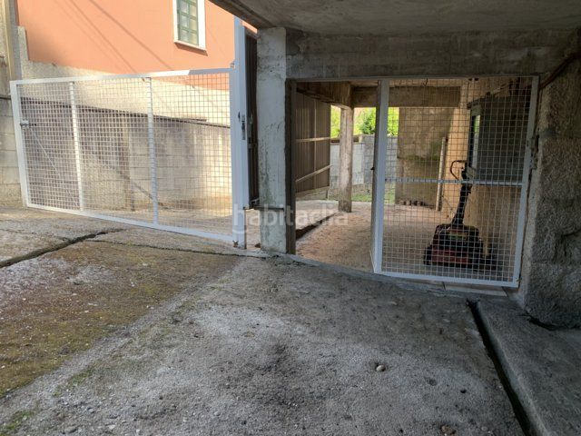 Foto bc1a6b0a-5d3d-4c05-b9c4-1ca7ebb71310. Casa amb calefacció aparcament a Zona Fernández Labreda Pontevedra