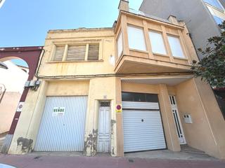 Casa en Paseo del hortaz 17.  casa con almacen en paseo hortaz !!