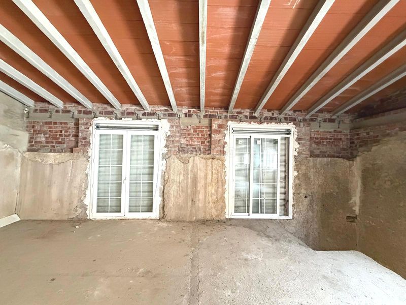 Foto 748e77ec-b565-4533-acd4-2af720b523c5. Masia a avenida general coll 7 a Alcampell