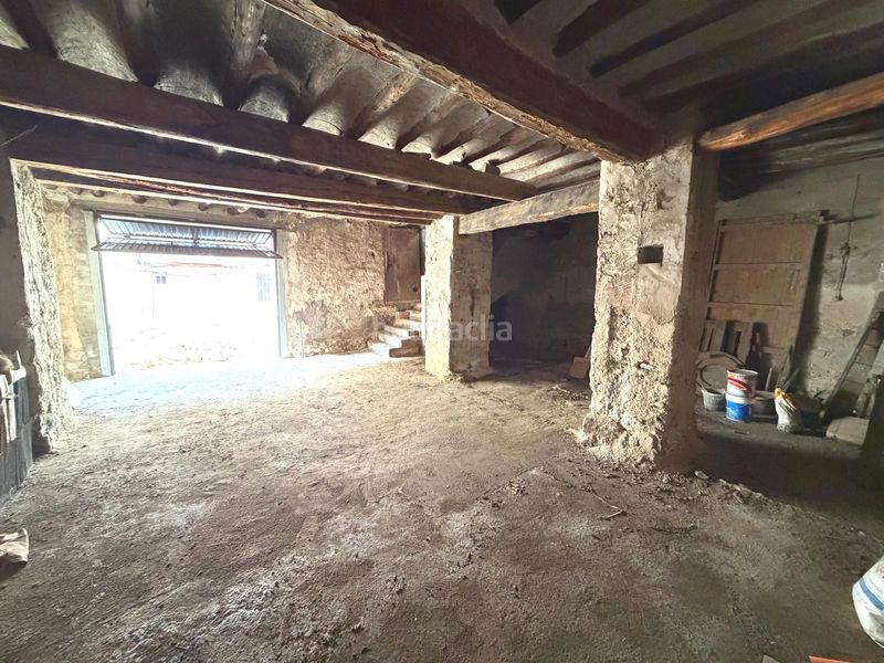 Foto e27fa520-dd96-4aef-89f5-f108b77dd6f4. Masia a avenida general coll 7 a Alcampell