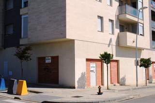 Local Comercial a Calle Benito Coll 81