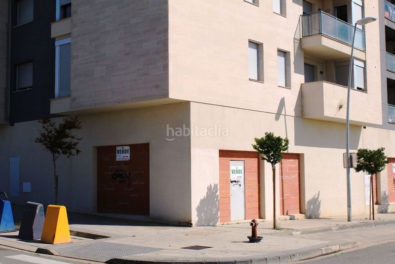 Foto 4fbb5b43-e654-4302-943d-803621225555. Local comercial a calle benito coll 81 a Binéfar
