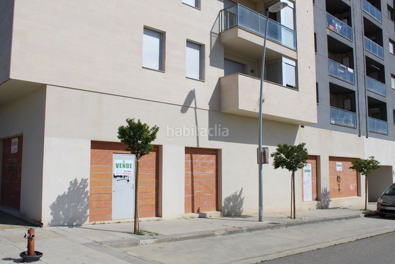 Foto eb9eb8e5-ba24-499c-84da-b2a70a7f4e6a. Local comercial a calle benito coll 81 a Binéfar
